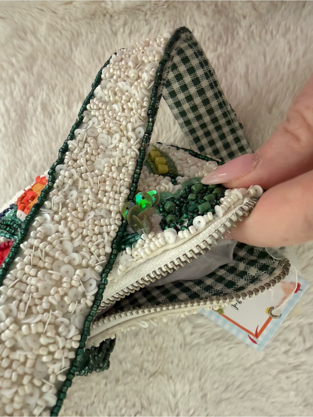 NWT Hand-Beaded Vegetable Motif Shoulder Bag in White tassel, green gingham - Picture 16 of 16